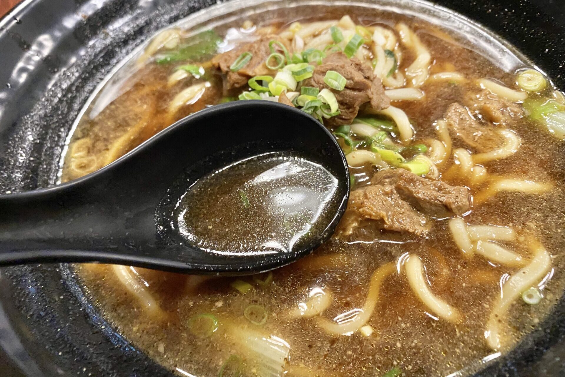 牛肉麺　スープ